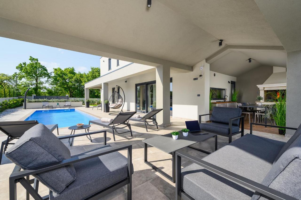 Villa Nobu Mali Vareski Exterior photo