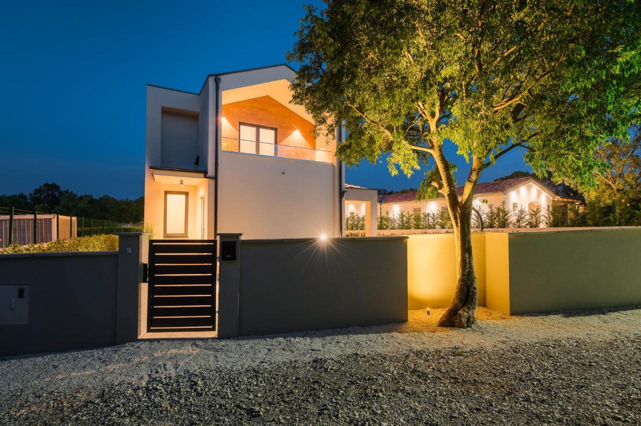 Villa Nobu Mali Vareski Exterior photo